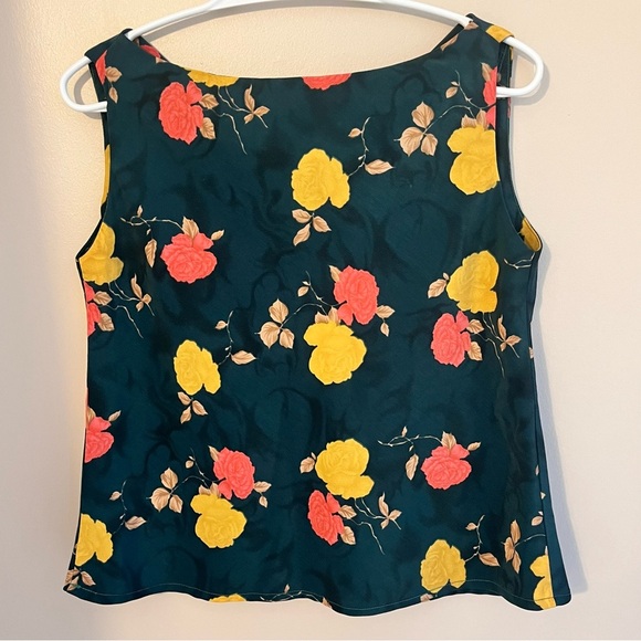 Handcrafted Structured Cowl Neckline Sleeveless Floral Top - Picture 2 of 5